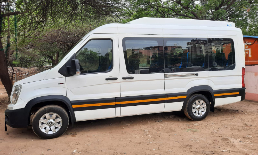Force Urbania 12 Seater